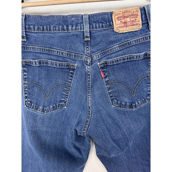 Levis Jeans Women’s 6M Blue Medium Wash 550 Relaxed Bootcut Mid Rise Classic - Picture 13 of 14